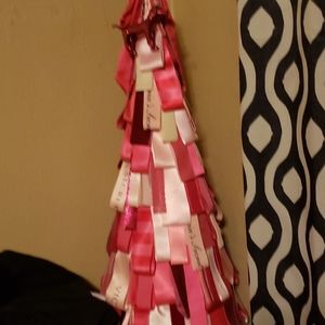 Vs pink display tree